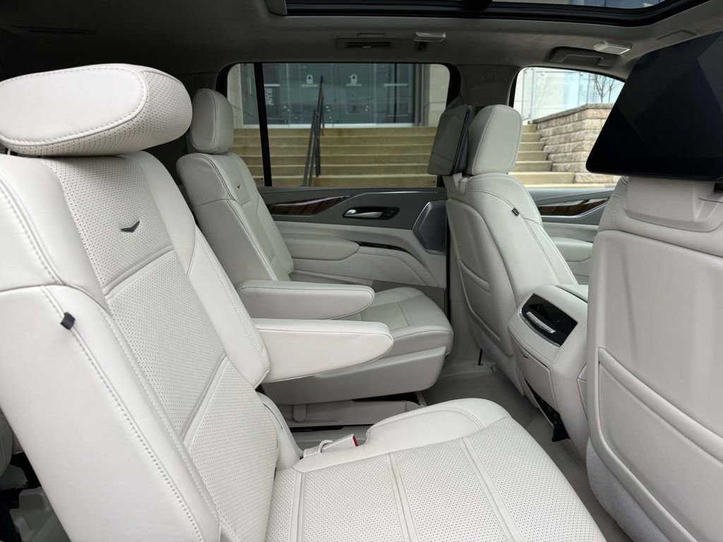 Certified 2024 Cadillac Escalade ESV Sport Platinum w/ LPO, ONYX Package image 16