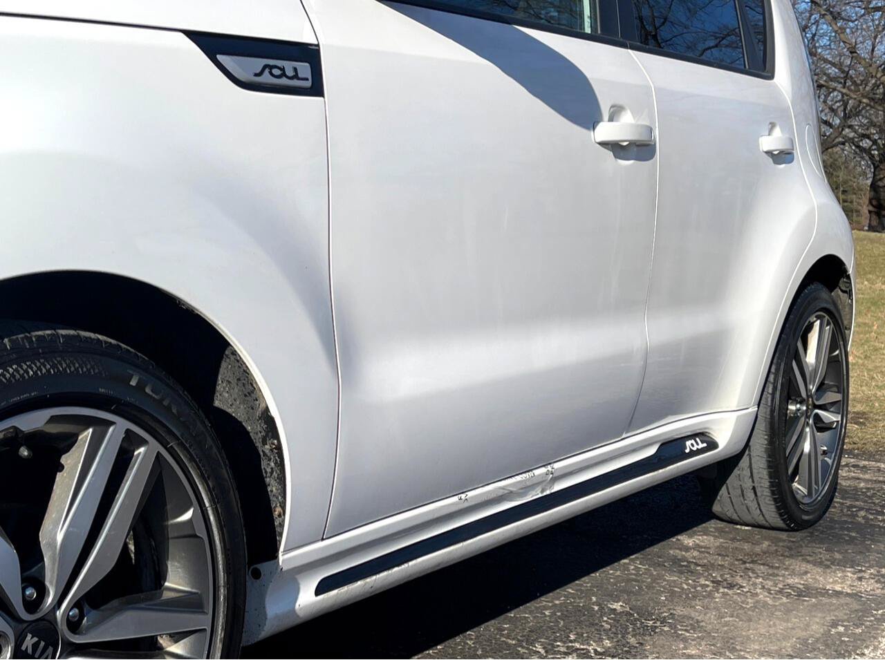 Used 2016 Kia Soul + w/ Soulful Package FWD image 11