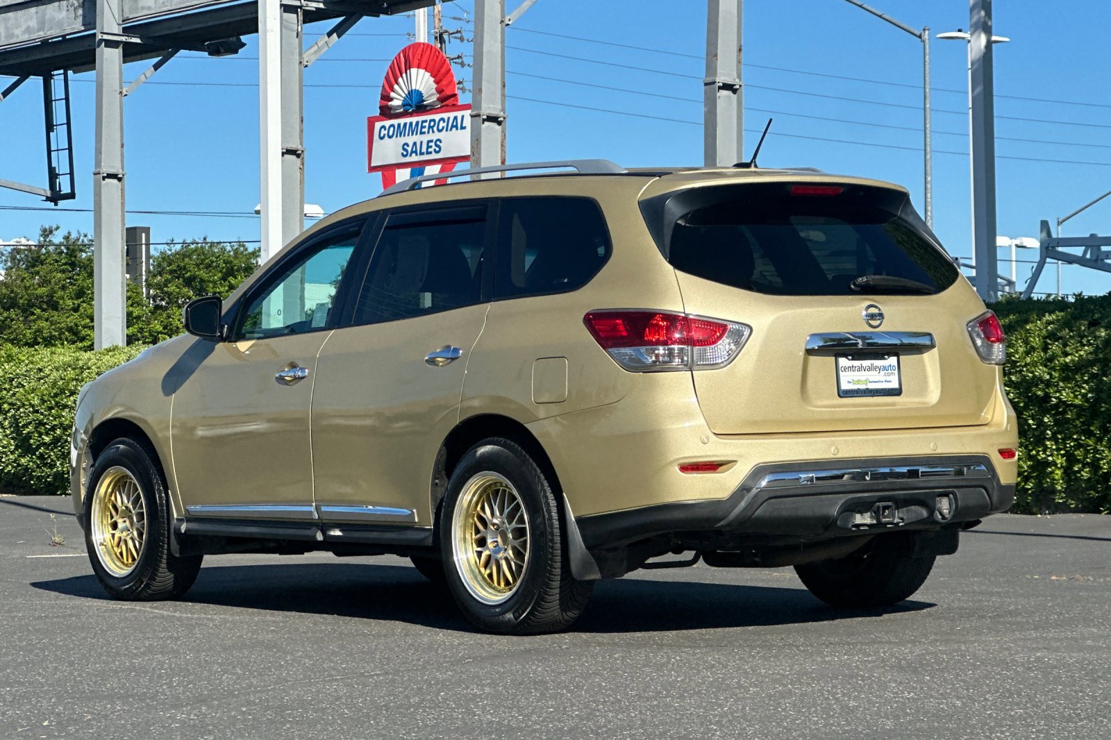 Used 2013 Nissan Pathfinder SL w/ Trailer Tow Pkg image 6