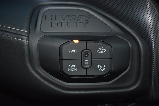 Used 2025 RAM 2500 Limited AWD/4WD image 30