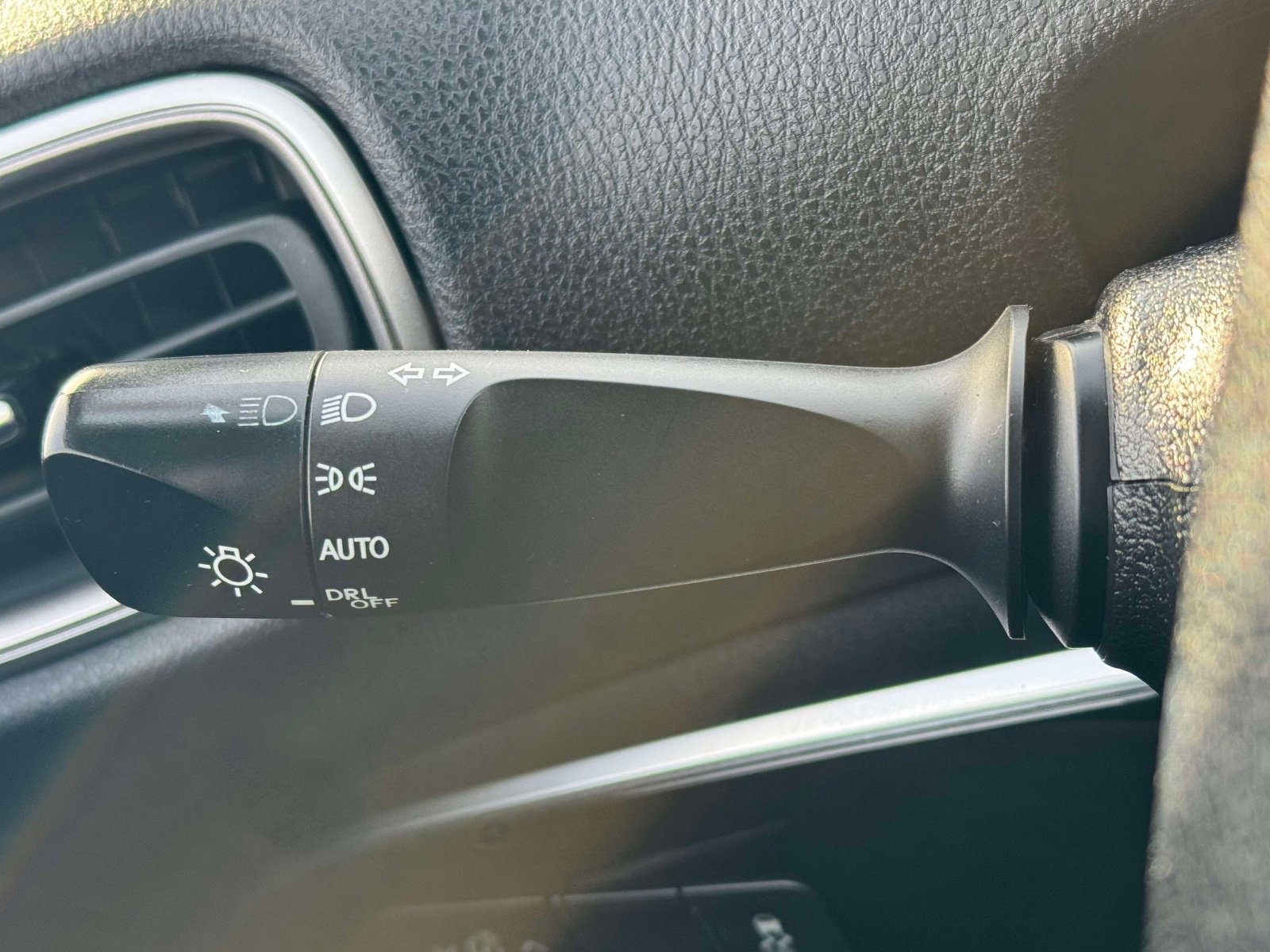 Used 2020 Toyota Prius Prime XLE FWD image 20