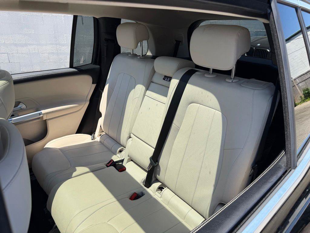 Used 2022 Mercedes-Benz GLB 250 4MATIC image 23