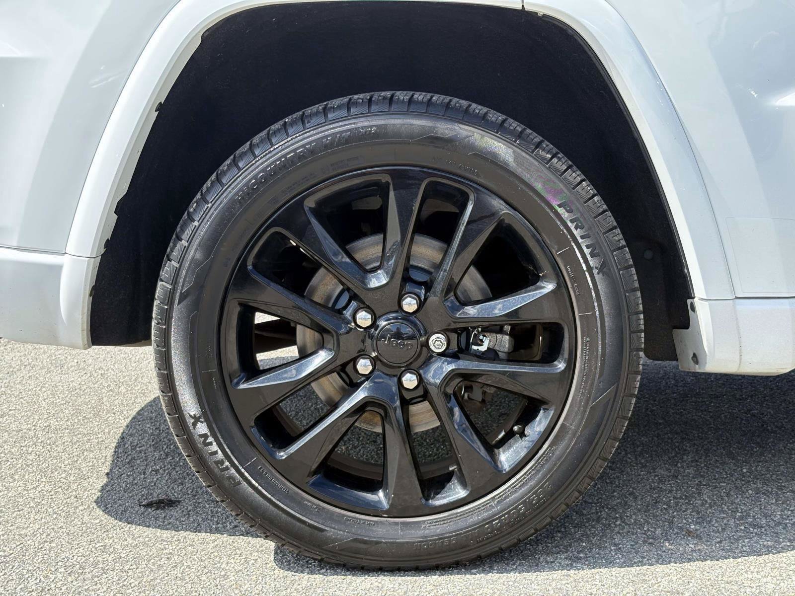 Used 2021 Jeep Grand Cherokee Laredo X AWD/4WD image 32
