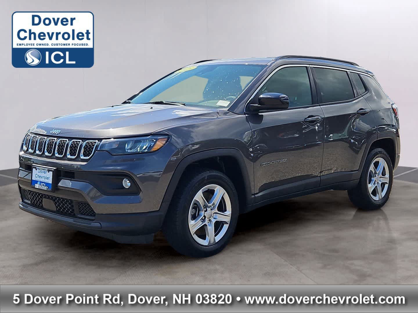 Used 2023 Jeep Compass Latitude w/ Convenience Group AWD/4WD image 1