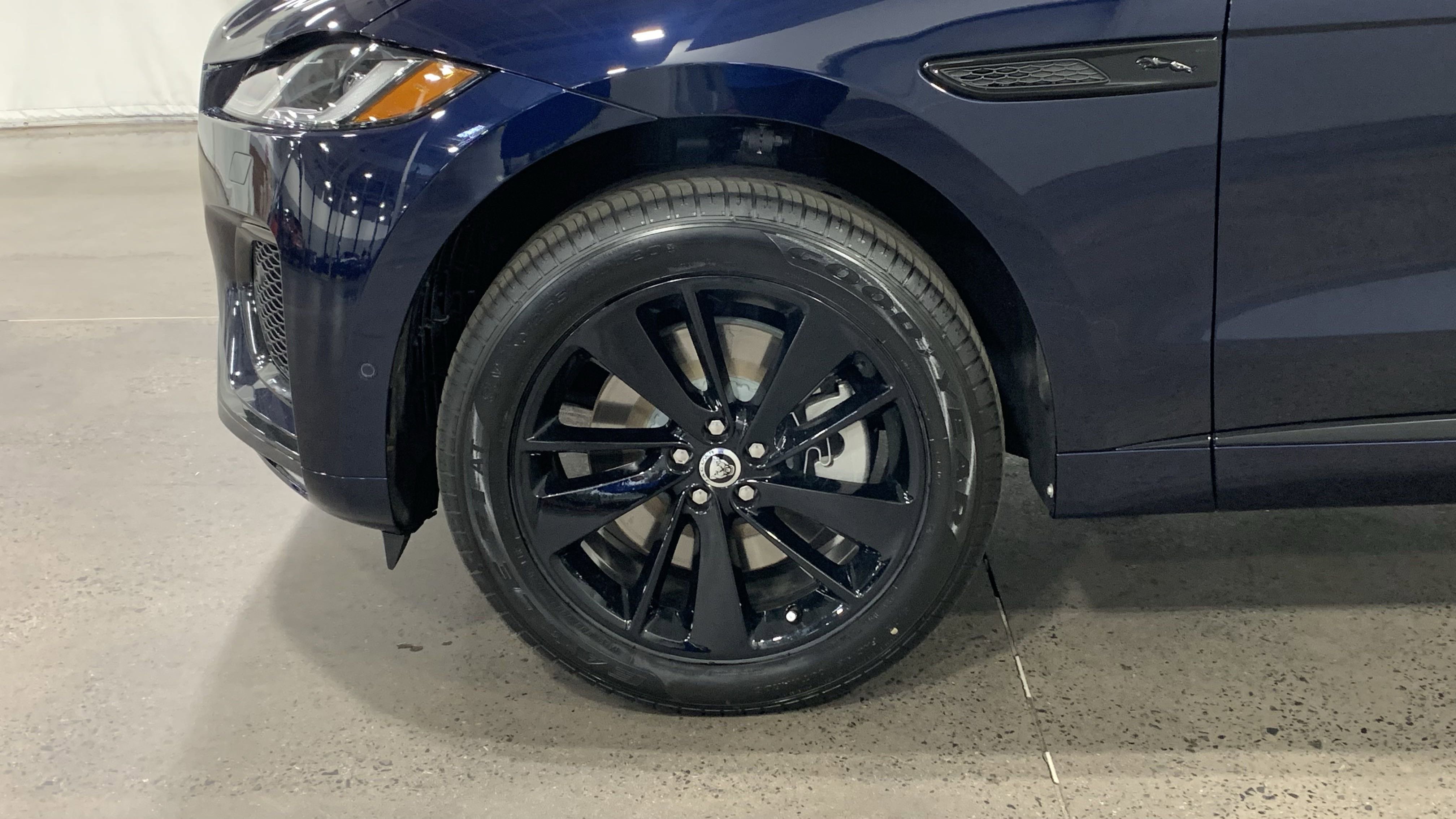 Used 2026 Jaguar F-PACE R-Dynamic S image 10