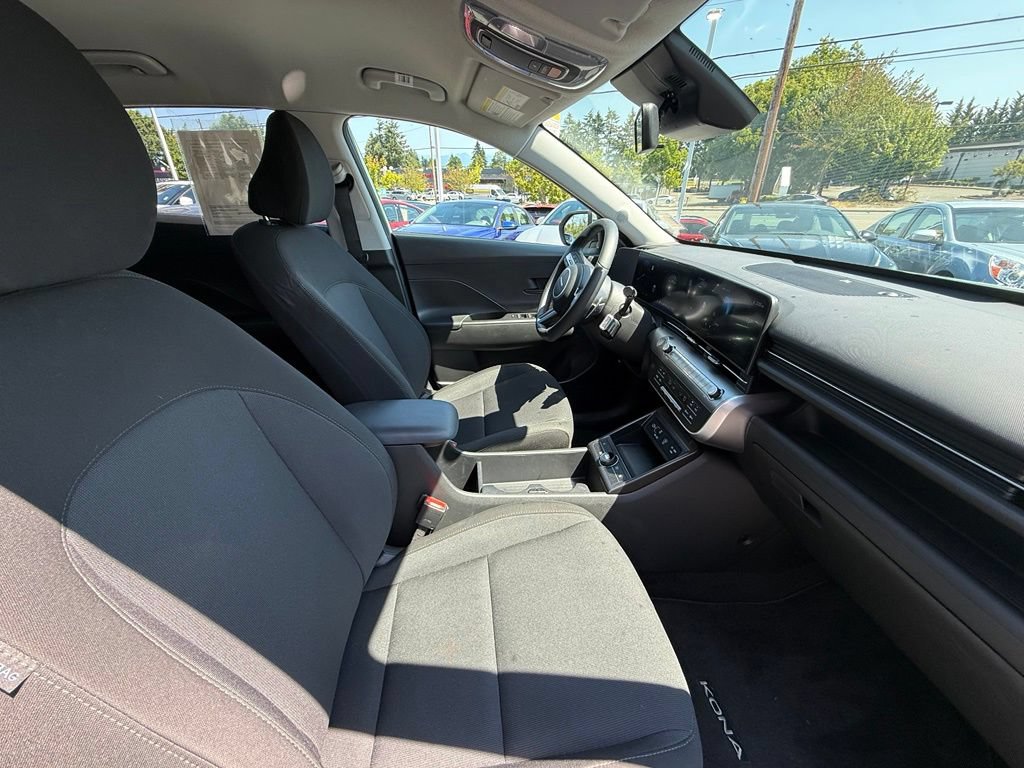 Certified 2025 Hyundai Kona SEL FWD image 18