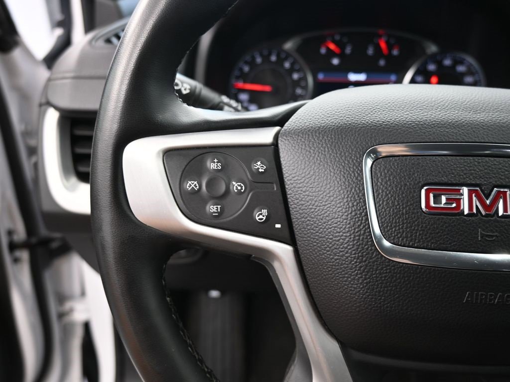 Used 2024 GMC Terrain SLT image 17