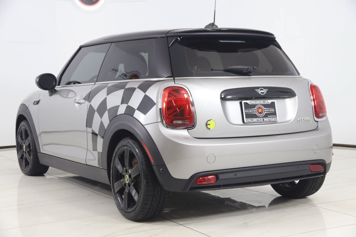 Used 2024 MINI Cooper SE FWD image 4