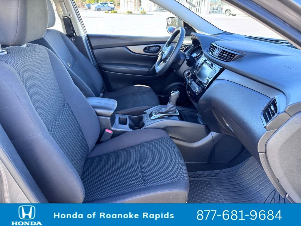 Used 2020 Nissan Rogue Sport S image 13