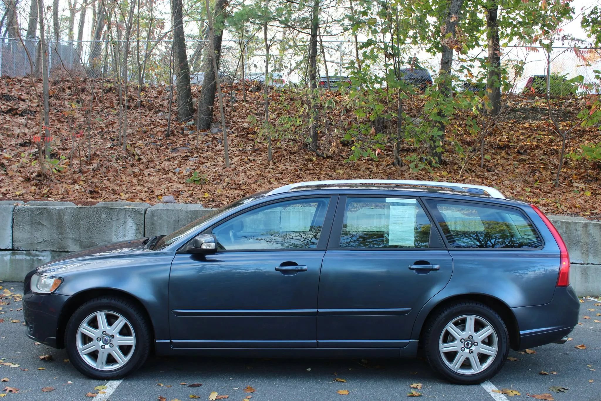 Used 2008 Volvo V50 T5 AWD/4WD image 6