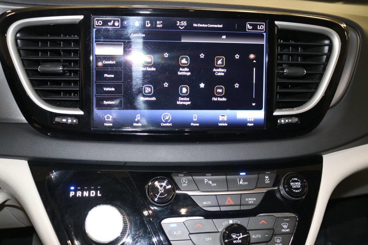 Used 2023 Chrysler Pacifica Touring-L image 70