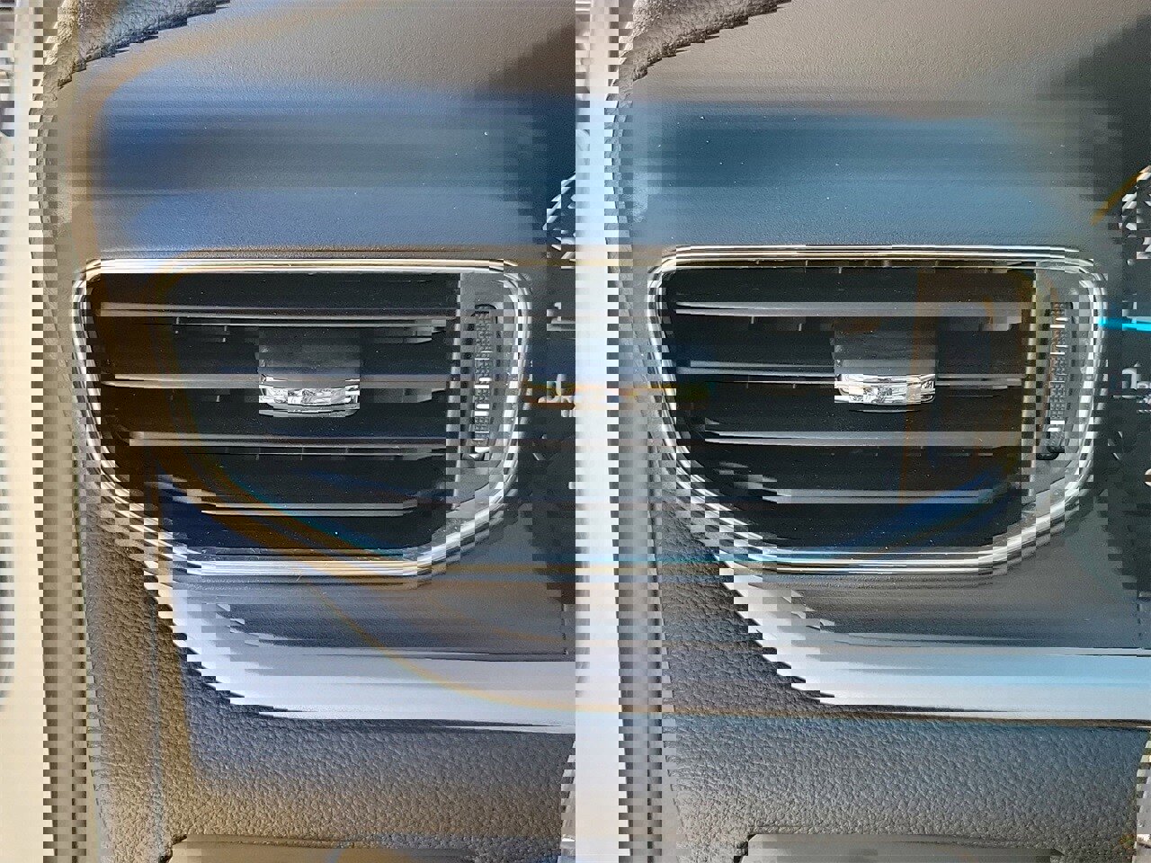 Used 2023 Ford Explorer XLT w/ Equipment Group 202A image 34