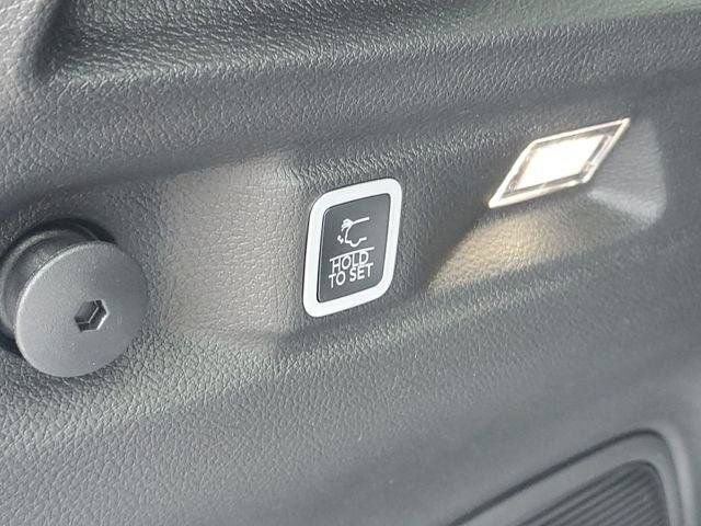 New 2026 Jeep Grand Cherokee L Limited w/ Limited Altitude Package AWD/4WD image 9