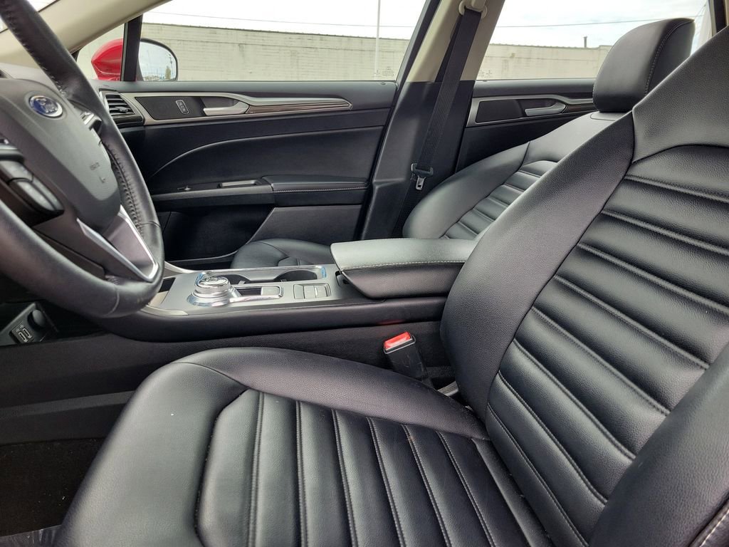 Used 2020 Ford Fusion SEL FWD image 17