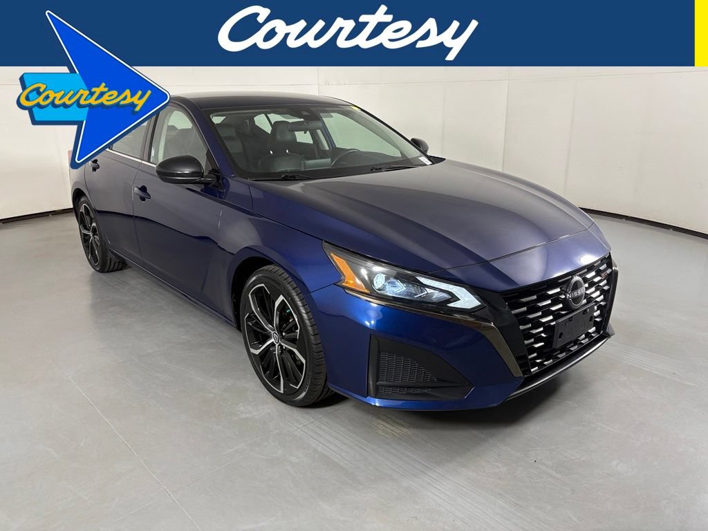 Used 2024 Nissan Altima 2.5 SR FWD image 1