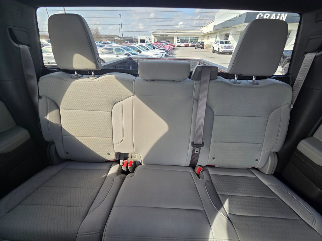 Used 2024 GMC Sierra 3500 SLE w/ SLE Value Package image 28