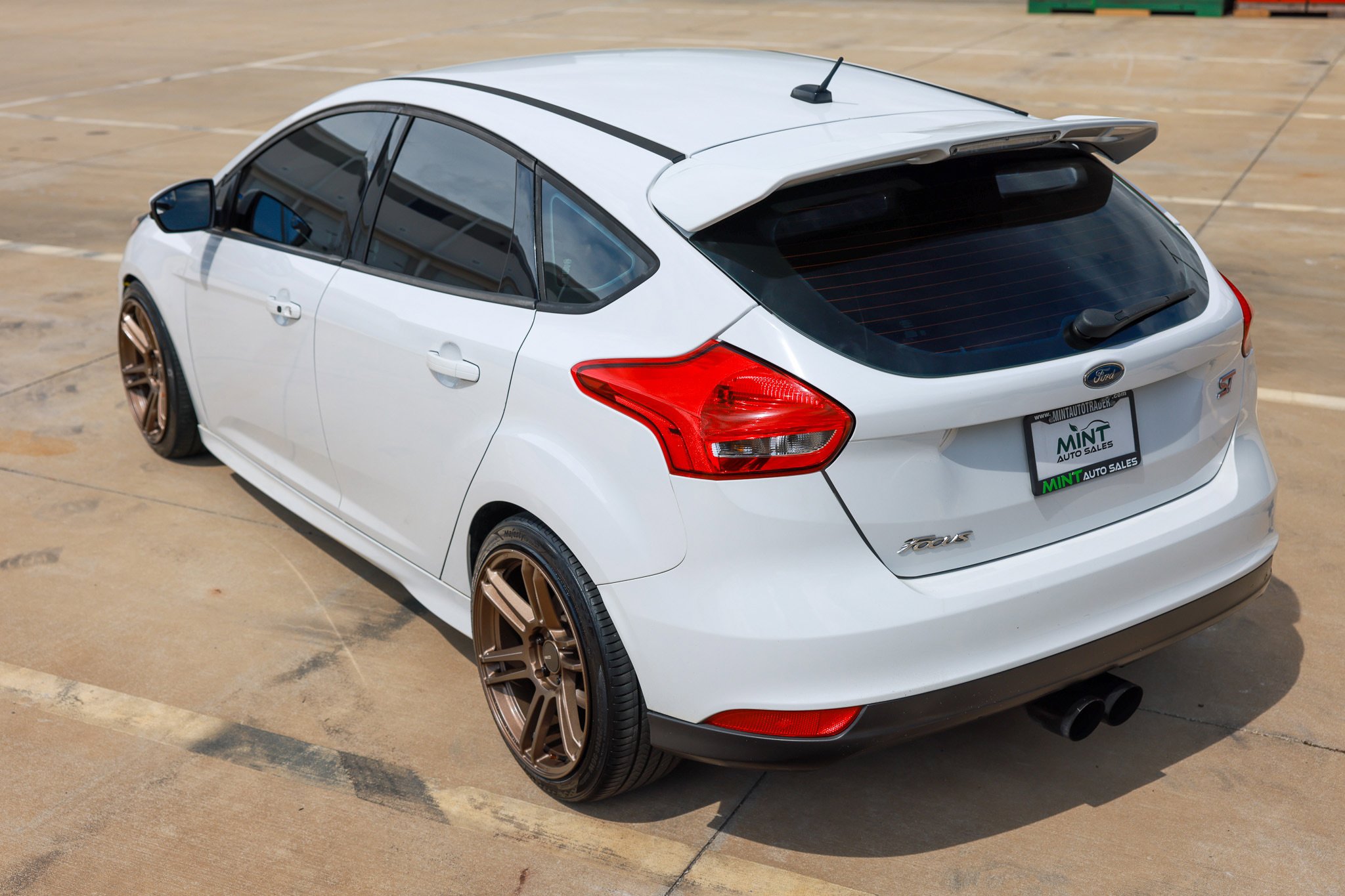 Used 2017 Ford Focus ST image 10