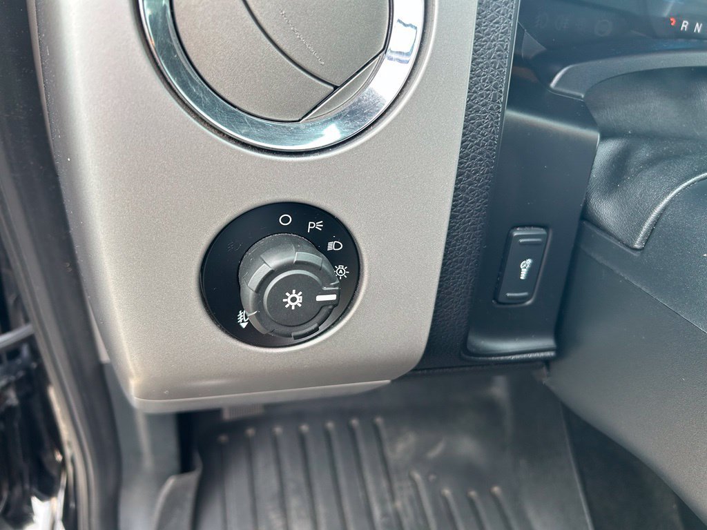 Used 2017 Ford Expedition Limited AWD/4WD image 18