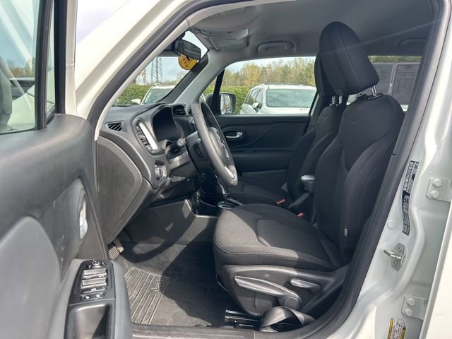 Used 2023 Jeep Renegade Latitude AWD/4WD image 15