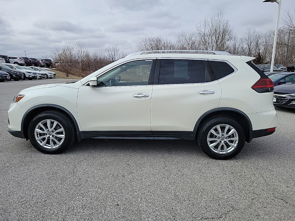 Used 2019 Nissan Rogue SV image 4