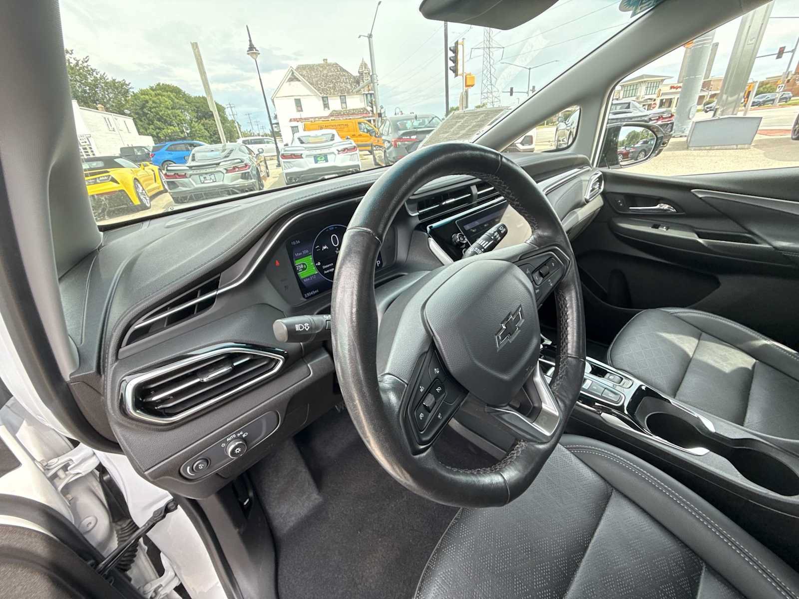 Certified 2022 Chevrolet Bolt LT w/ Infotainment Package FWD image 10