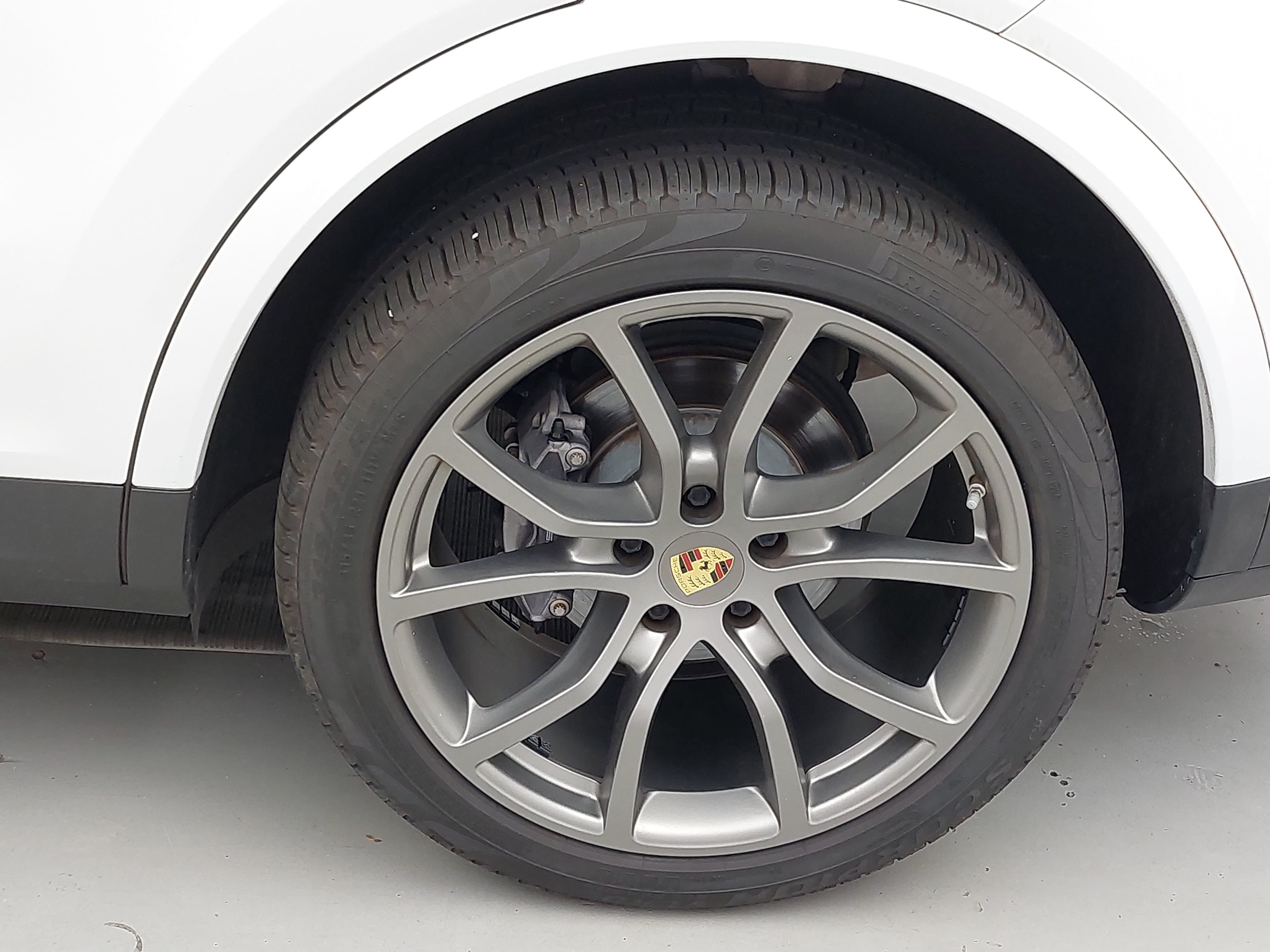 Certified 2023 Porsche Cayenne Platinum Edition AWD/4WD image 36