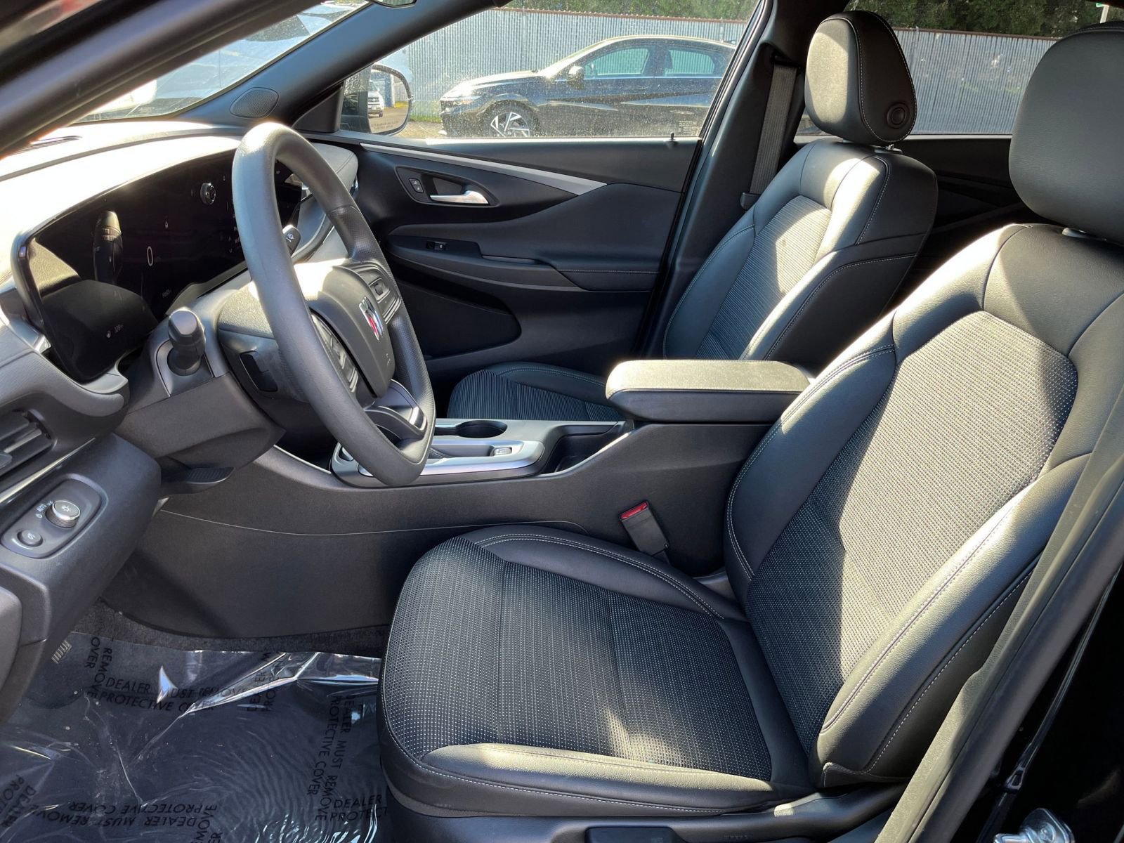 Used 2025 Buick Envista Preferred image 35