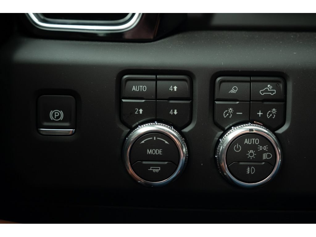 New 2026 GMC Sierra 3500 Denali Ultimate w/ LPO, Black Badging Package AWD/4WD image 31