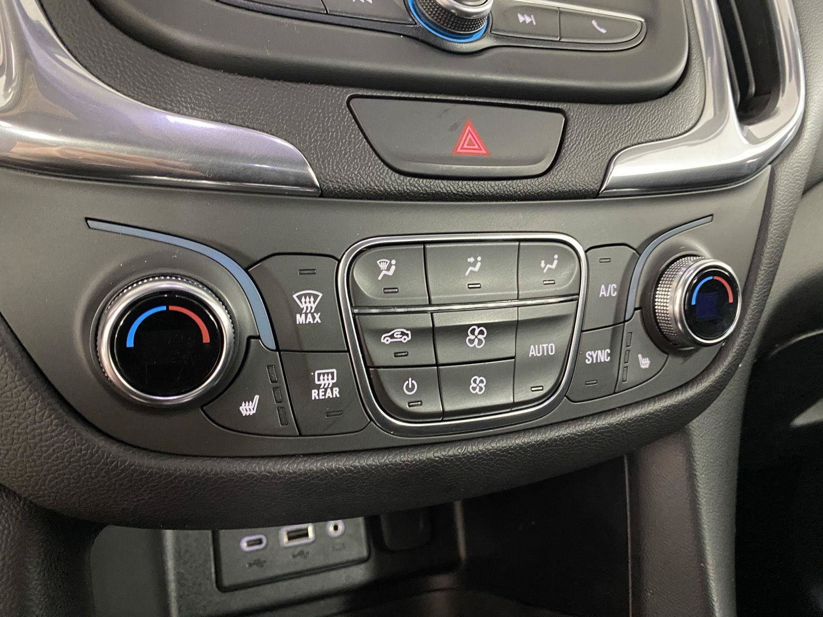 Used 2019 Chevrolet Equinox LT FWD image 12
