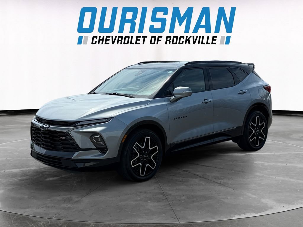 Used 2023 Chevrolet Blazer RS image 2