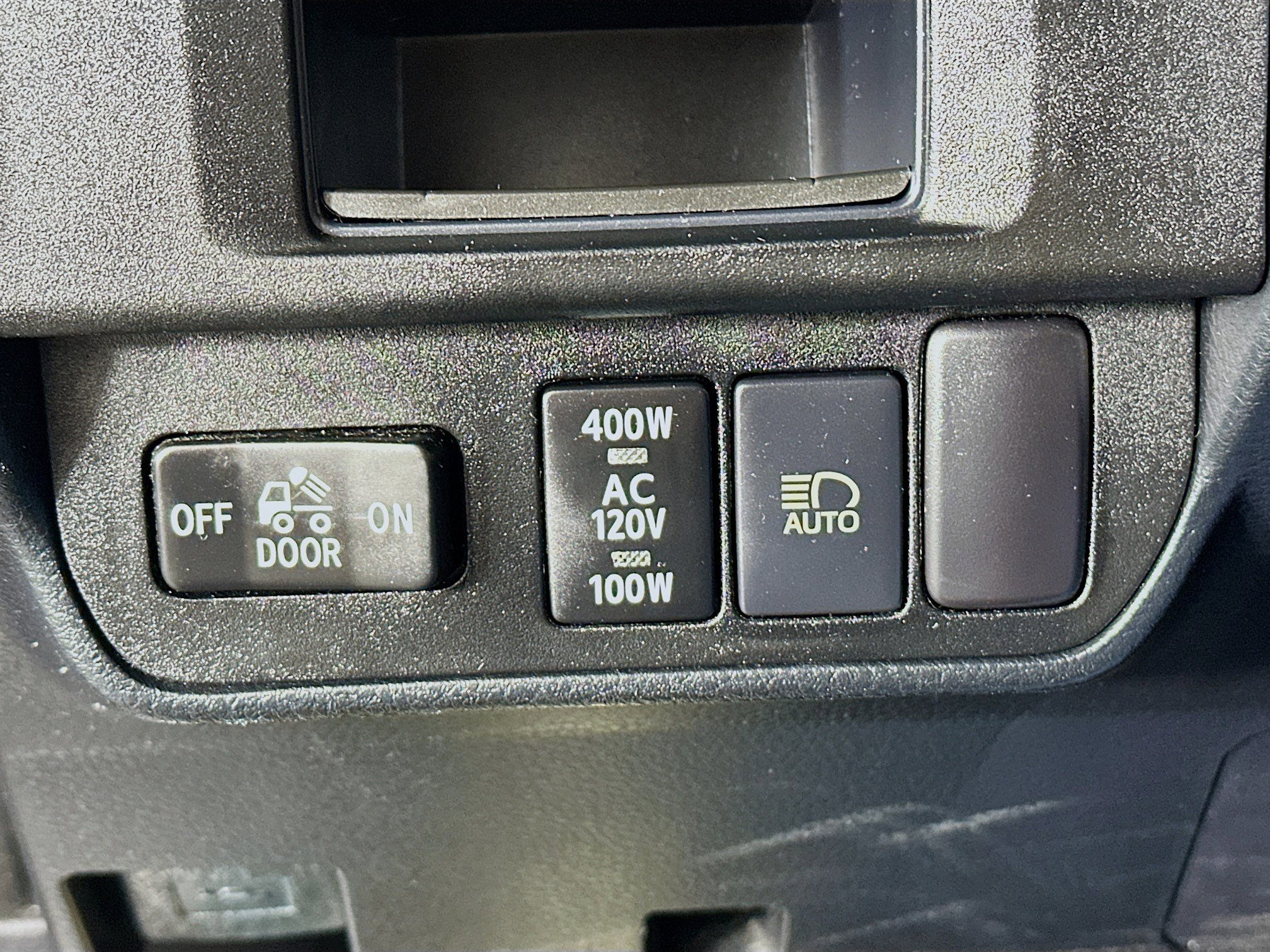 Used 2019 Toyota Tacoma TRD Sport w/ Technology Package image 17