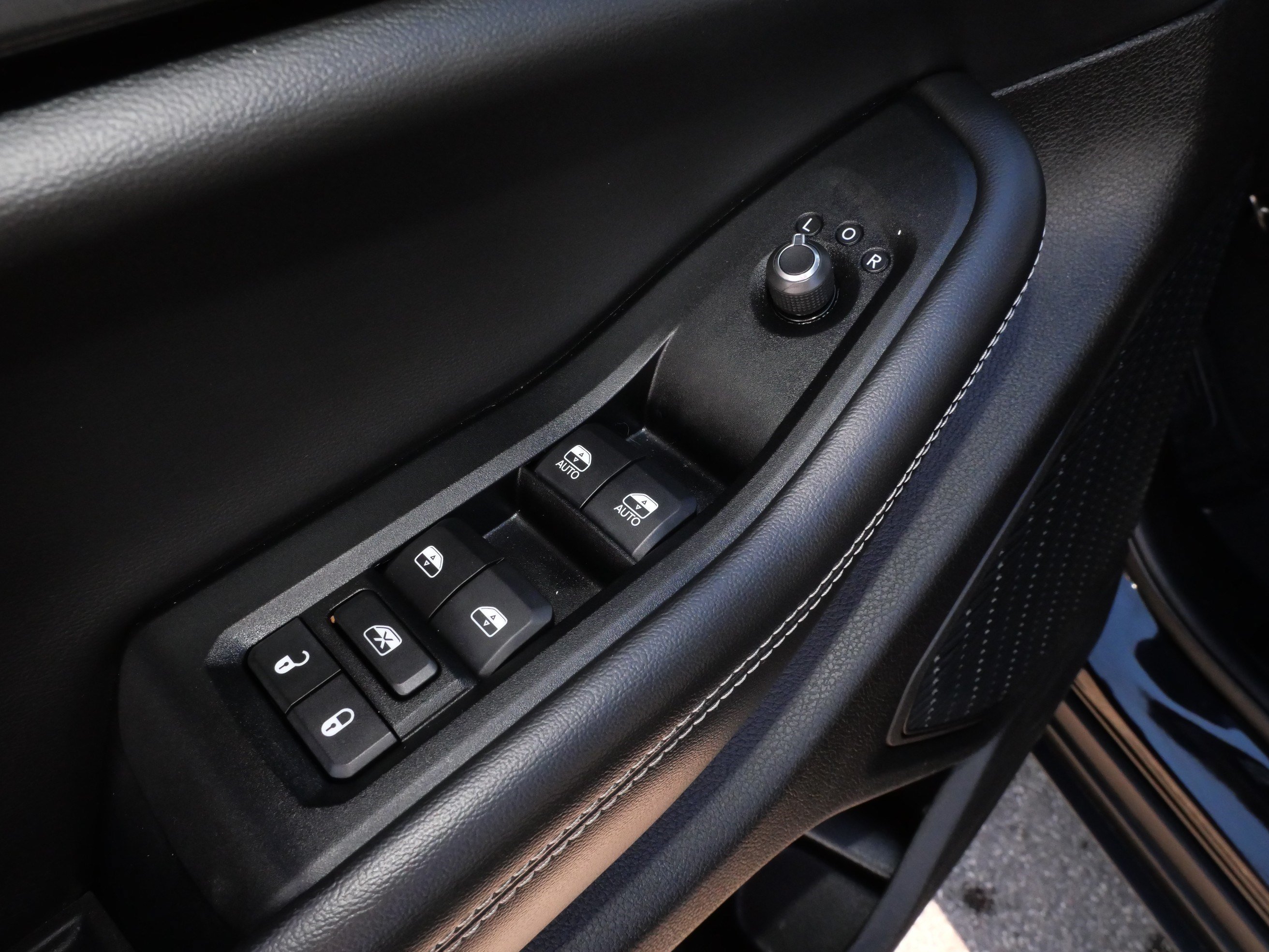 Used 2023 Jeep Grand Cherokee Altitude AWD/4WD image 19