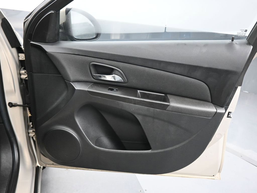 Used 2012 Chevrolet Cruze LT image 33