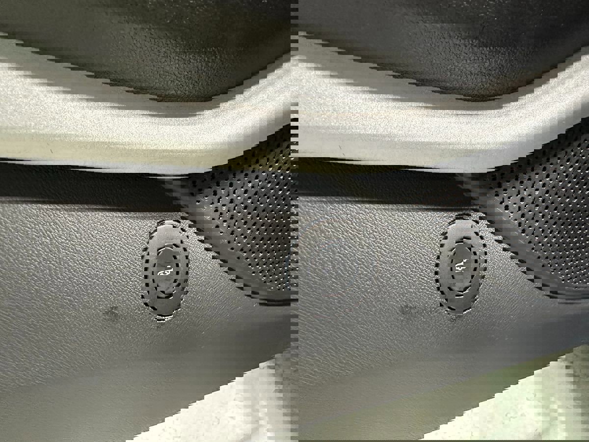 Used 2018 Chevrolet Camaro SS image 20