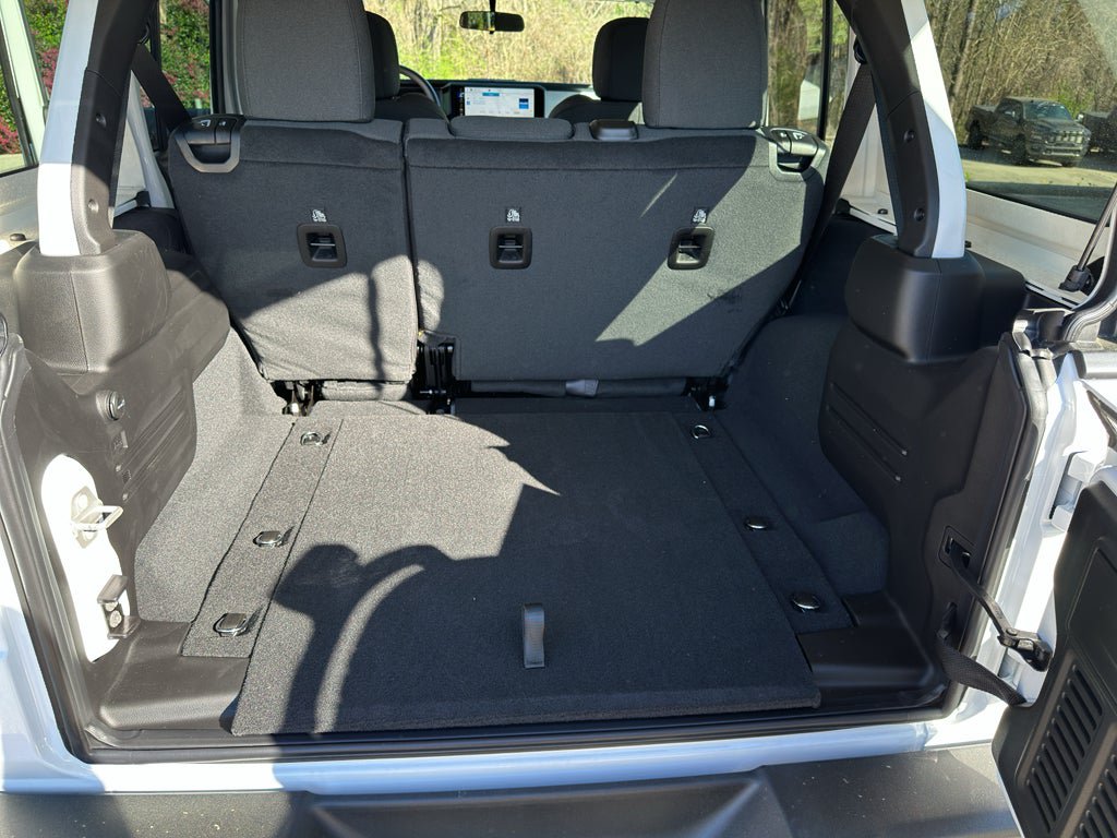 New 2026 Jeep Wrangler Unlimited Sport AWD/4WD image 19