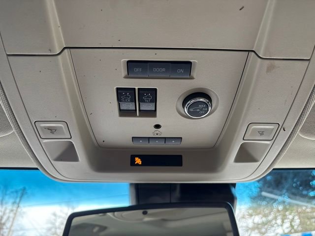 Used 2020 Chevrolet Tahoe Premier AWD/4WD image 26