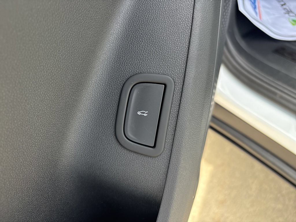 New 2026 Chevrolet Traverse LT w/ Sun and Wheel Package FWD image 15