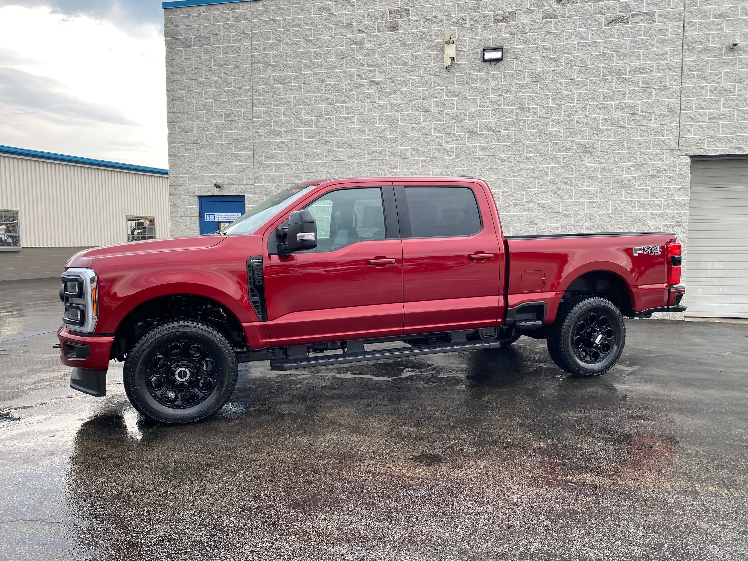 New 2027 Ford F250 Lariat w/ Black Appearance Package AWD/4WD image 4