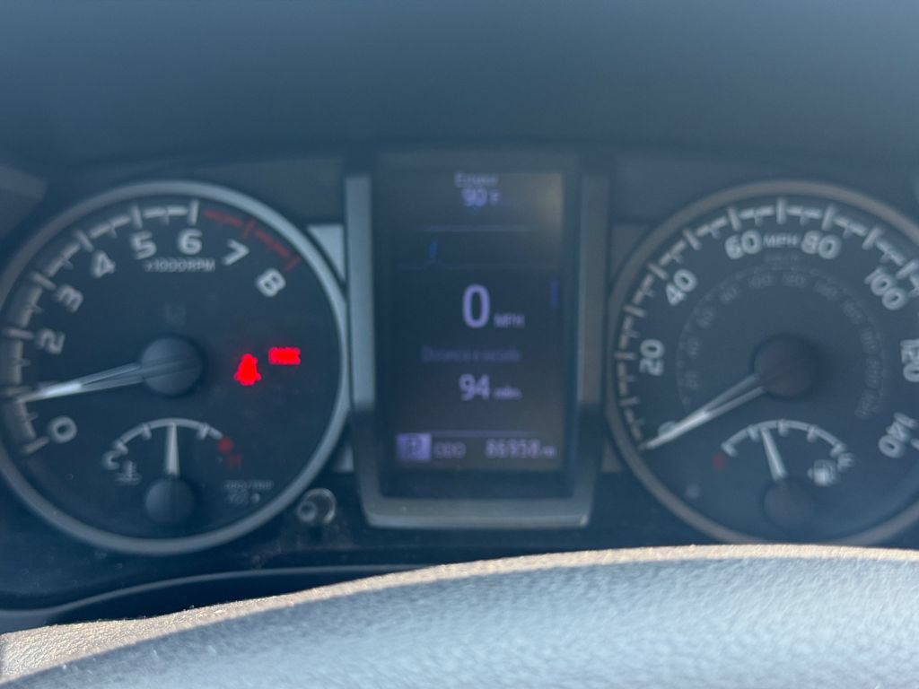 Used 2021 Toyota Tacoma TRD Sport AWD/4WD image 26