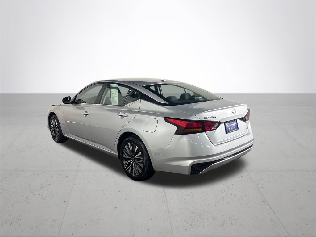 Used 2024 Nissan Altima 2.5 SV AWD/4WD image 8