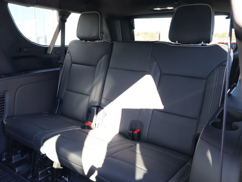 New 2026 GMC Yukon XL Elevation w/ LPO, Elevation Black Package image 29