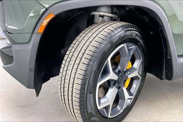 Used 2023 Rivian R1S Adventure AWD/4WD image 33