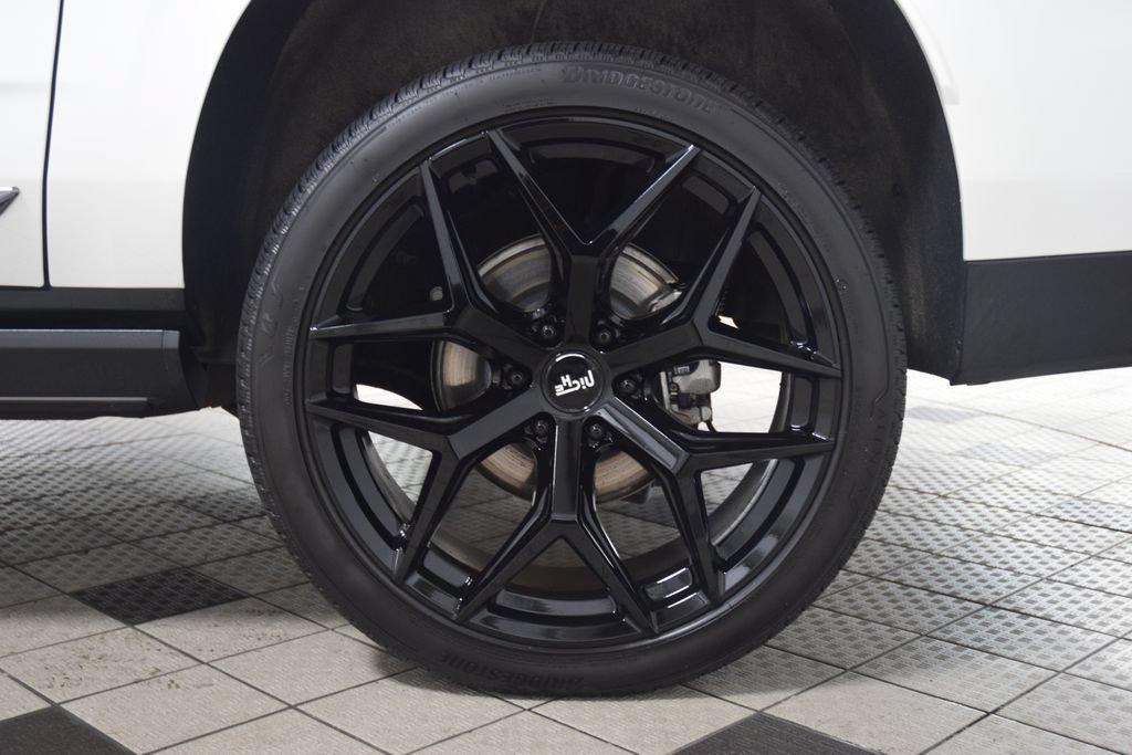 Used 2025 GMC Yukon XL Denali Ultimate w/ LPO, Floor Liner Package AWD/4WD image 29