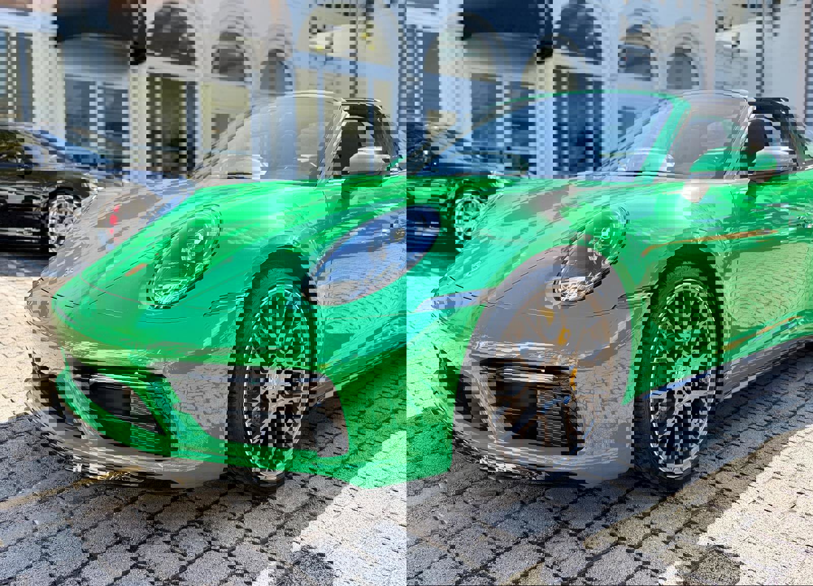 Used 2021 Porsche 911 Targa 4 image 2