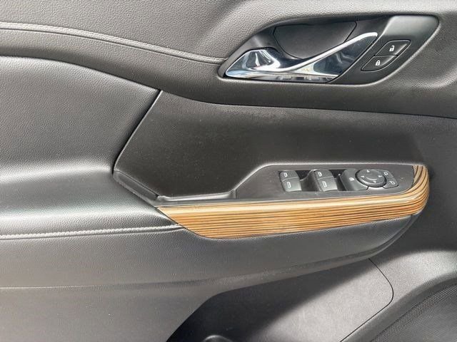 Used 2019 GMC Acadia SLE image 13