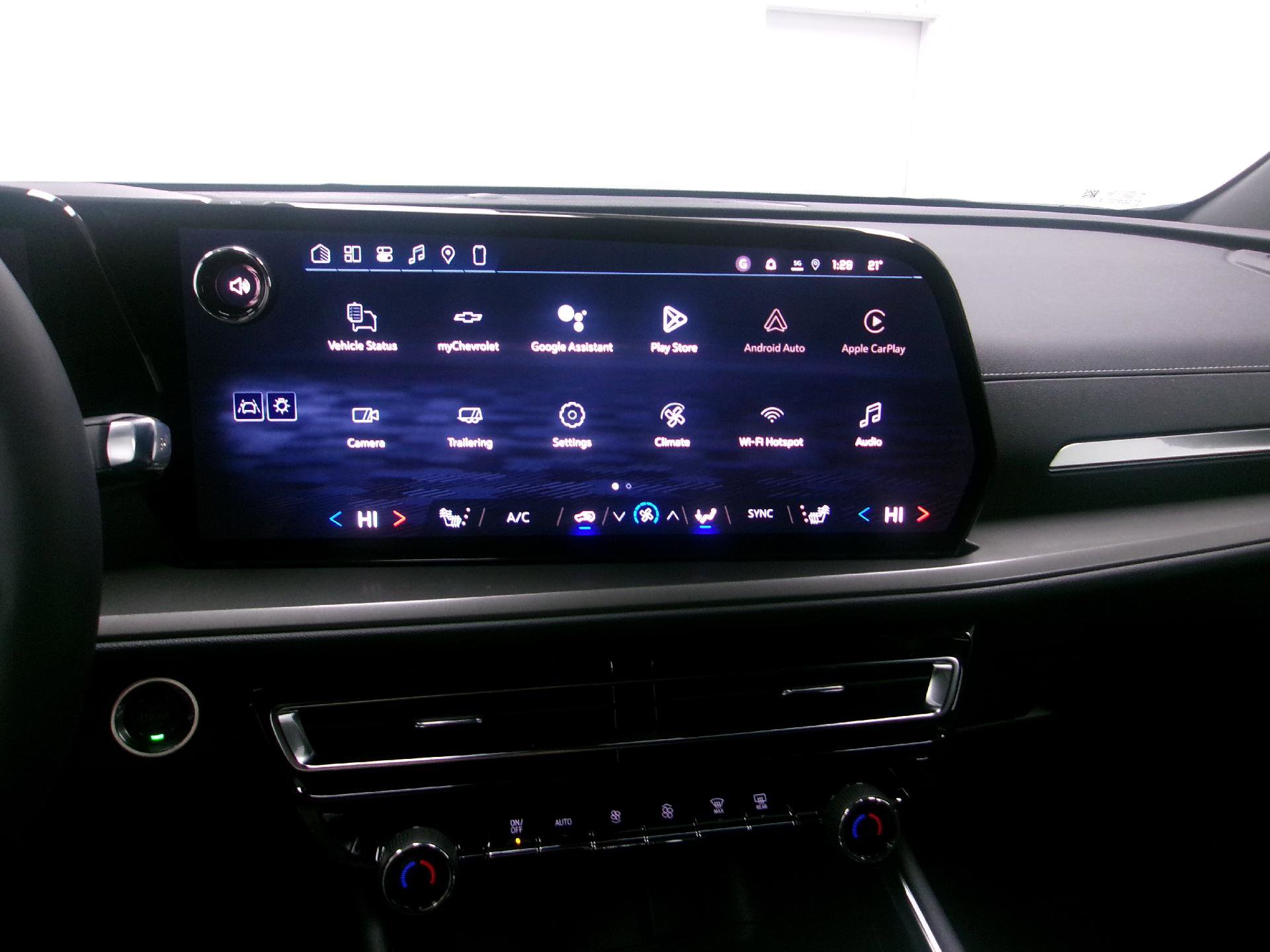 New 2026 Chevrolet Traverse LT w/ Driver Confidence Package image 11