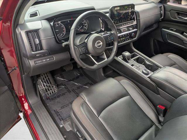 Used 2022 Nissan Pathfinder SL AWD/4WD image 9