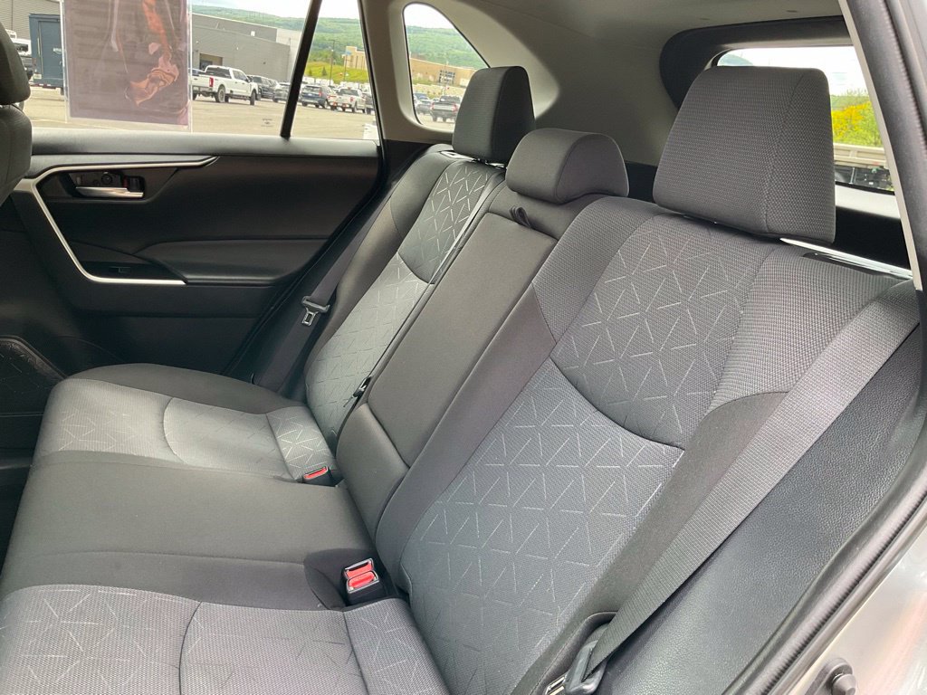 Used 2025 Toyota RAV4 XLE AWD/4WD image 15
