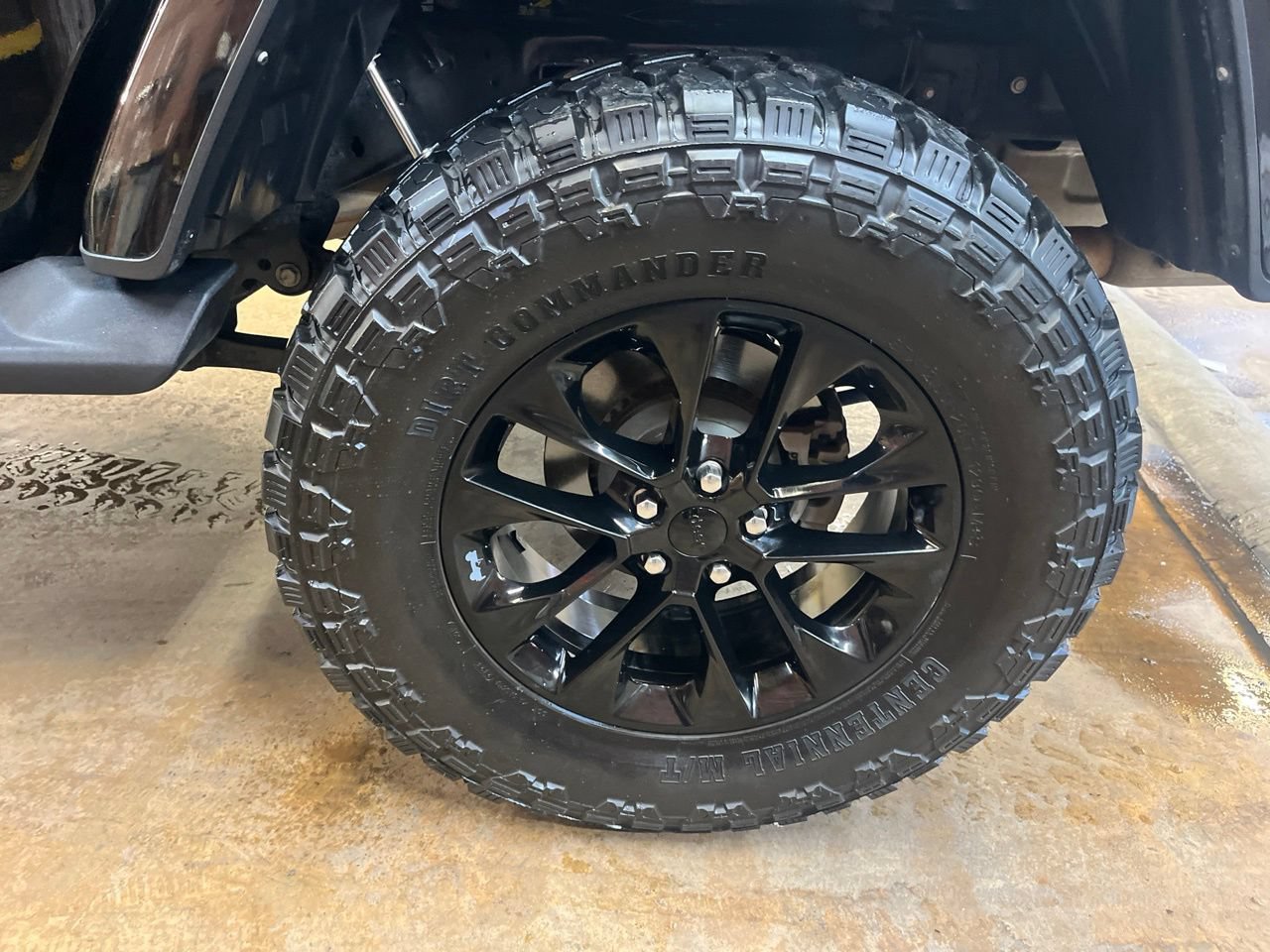 Used 2023 Jeep Gladiator Overland AWD/4WD image 10