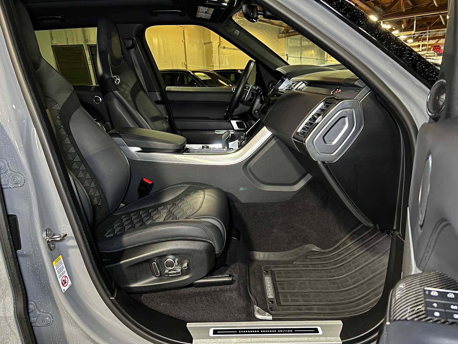 Used 2021 Land Rover Range Rover Sport SVR Carbon Edition image 12